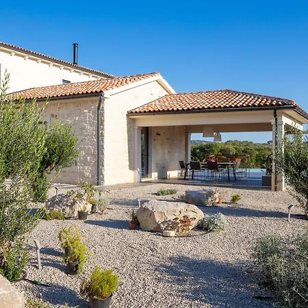 Villa Cypress Hill Rakotule